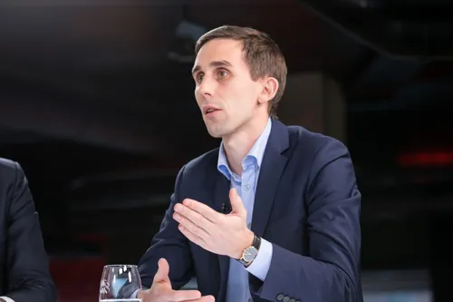 tadas povilauskas 79704677