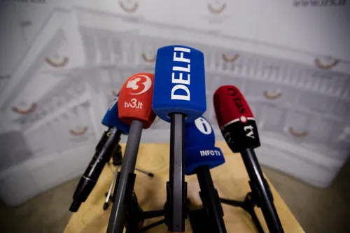 Žiniasklaida, žurnalistai, mikrofonai