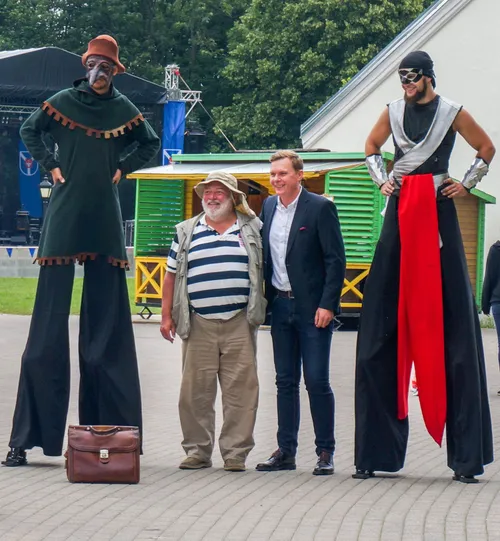 raudondvaris str viduje