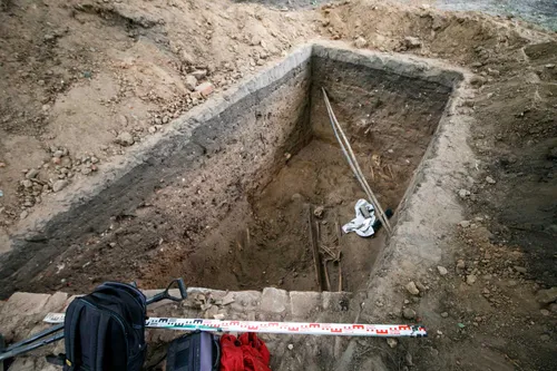 Muzikinio teatro sodelyje atkastos kapinės