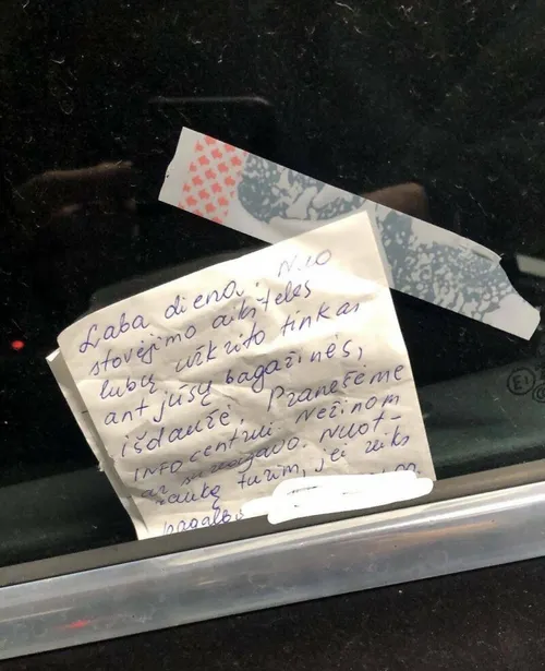 prekybos centro mega stovejimo aiksteleje ant automobilio uzkrito beto 82299969