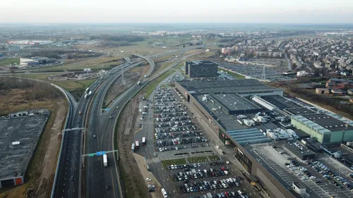 Kelio darbai prie „Megos“