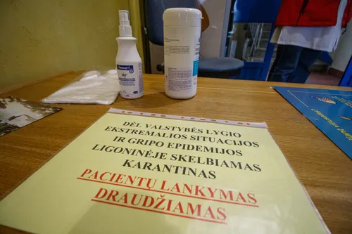 Koronavirusas, klinikinė ligoninė, greitoji medicinos pagalba, dezinfekcinis skystis