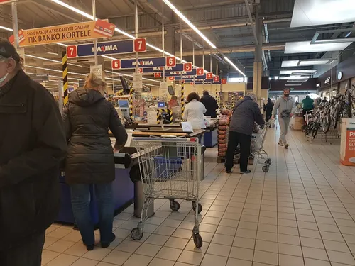 veiveri gatvje esanti maxima