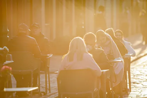 Ilgąjį savaitgalį kauniečiai leidžia lauko kavinėse