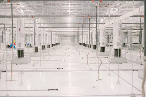 hollister lietuva atidar nauj gamybos linij 1