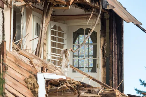 Prie griaunamo namo Perkūno alėjoje susirinko žmonės