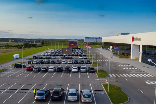 hollister lietuva drive in filmo perira