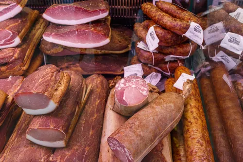 Dvaro vel mesa -str. viduje