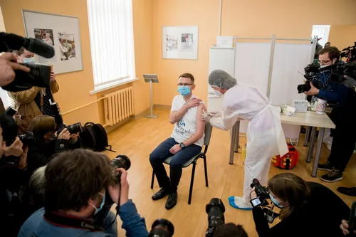 „AstraZeneca“ vakcina nuo koronaviruso paskiepytas ir  A. Dulkys / DELFI nuotr.