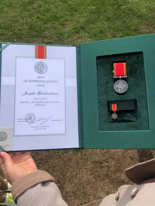 Prezidentas Kačerginėje įteikė ordiną „Už nuopelnus Lietuvai“ / Kačerginės seniūnijos nuotr.