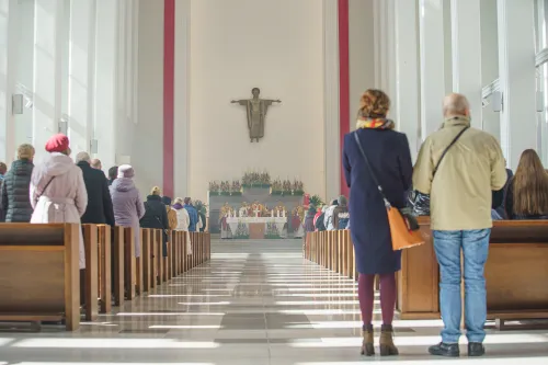 Velykų pamaldos bažnyčioje