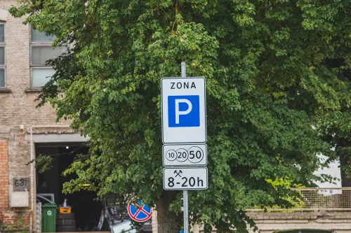 Mokamas stovėjimas Jonavos gatvėje