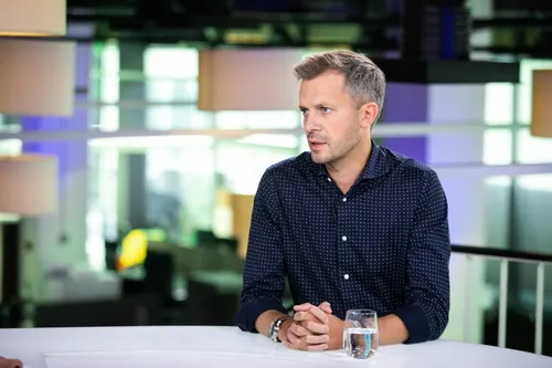 andrius tapinas 85812167