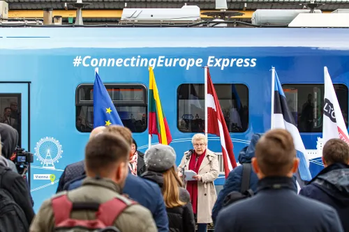Kaune susitiko traukiniai iš Lisabonos ir Talino