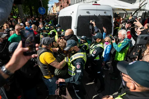 Riaušės „Kaunas Pride“ eitynėse / V. Sidabro nuotr.