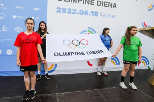 Deglo nešimas / T. Biliūno nuotr.