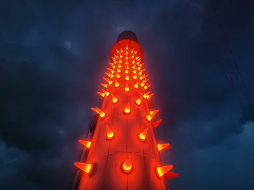 Kotrynos Čalkaitės ir Vėjo Aliuko instaliacija Spygliai / Organizatorių nuotr.