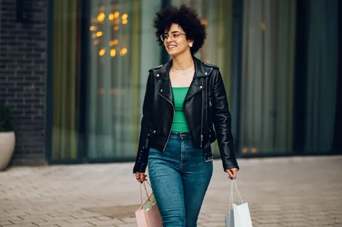 marskiniai ar marskineliai kas dera su moteriskais dzinsais