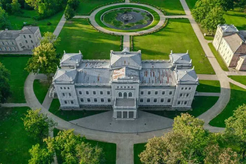 Plunges dvaras - Gytis Juodenas _