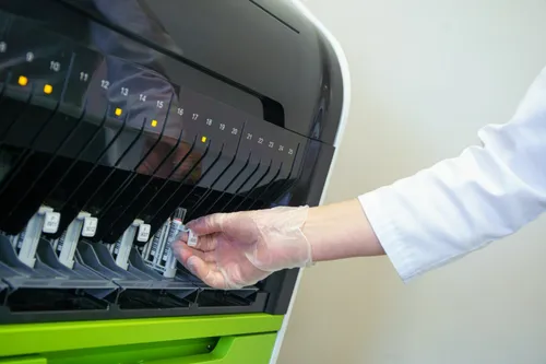 Kauno miesto poliklinikos Laboratorija / R. Tenio nuotr.