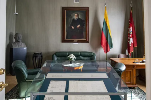 Paroda „Vasario 16-osios Akto Signatarų autografai profesoriaus Liudo Mažylio kolekcijoje“ /  J. Petronio nuotr.