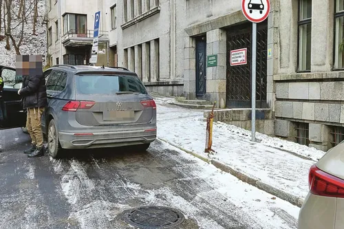 174655973 b2cffdae fee0 4302 8704 3c47bdf77b26