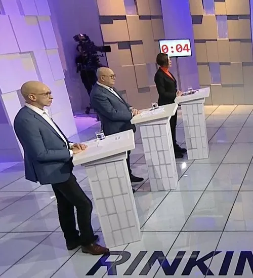 b0fe807fb79a7e56703d44d9b5fd3238