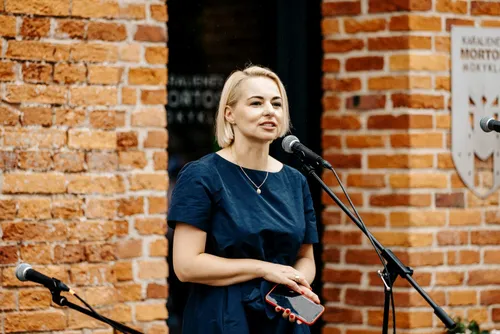 6a943cd8210c4d756335ed3f94cfcfe1