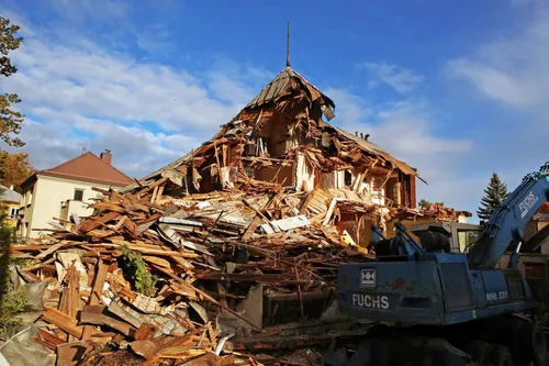 efaad09c4d8e46b4c0b133d71a5a53e5