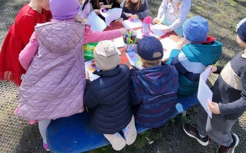 Vilniaus Vilkpėdės lopšelio-darželio poilsio metas - vaikai ilsisi ir lauke