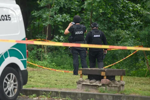 1663d5b49e55a74dedd43fe3f394a7d4