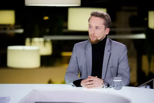 b39a8447e8a64c340d05262c7a8a70cf