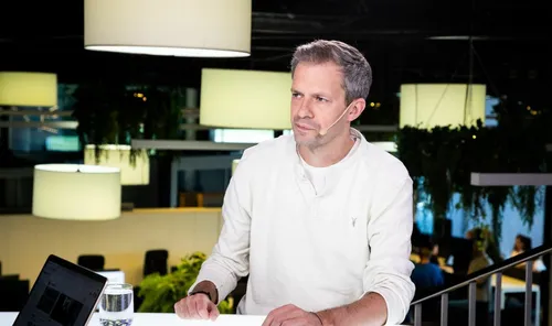 d3262c7e04a0cb03e66be8788a6b3b18