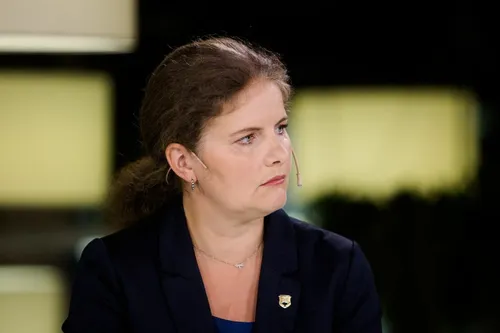 4b6415510edc23f9122f35d036d10f06