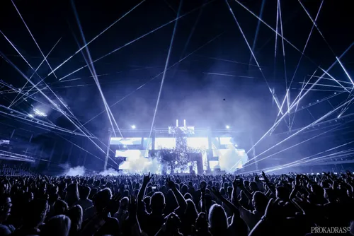 E. Dragūnas po grandiozinio „SEL“ šou: stadionas grąžintas sutvarkytas, sienos nuplautos