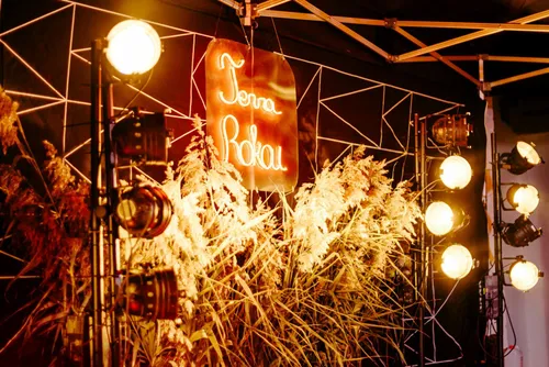 Rokuose suliepsnos „Šiuolaikinių seniūnijų“ Molio kelias