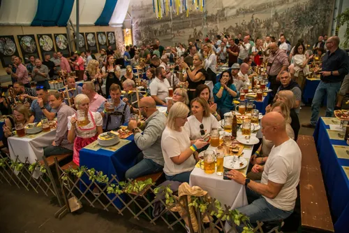 Kaune praūžė ketvirtasis „Oktoberfestas“: šventę vainikavo išskirtinis karališkosios šeimos atstovų vizitas