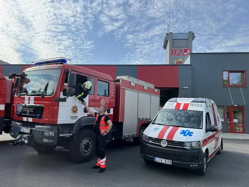 a9d51a941c8d42ef1bb7a6308e0bb9d4