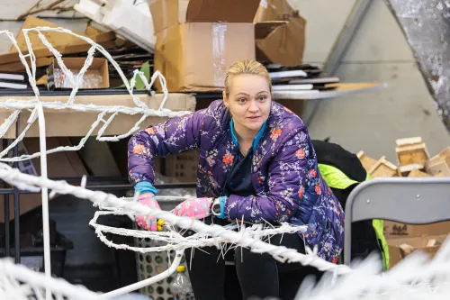 Konstruojama būsima Kauno eglutė