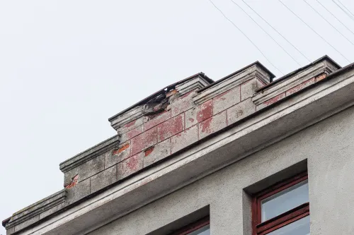 Pašalinta pavojinga dekoracija Laisvės alėjoje