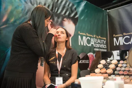 833704b8a2b74cf65ab6f0f5ce18f65a