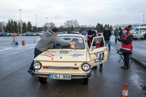 Veteranų slalomas Akademijoje