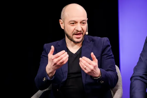 f63da519428181be64a42ed890996619