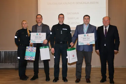 b4356ebcd4a6738260302e17f44f265e