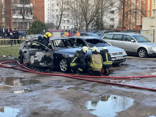 13cf27a3c1be8a4068ea2e68e7028776