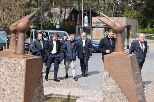 32f6c0851aba5c1db37336cfa78c3acd