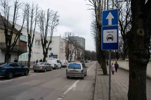 a8559d78bc99142772d1006db20b2524