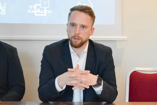 1996f9478e7053b4cd6c3d8333d36be9