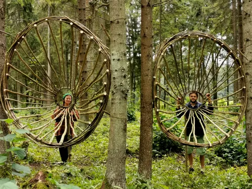 Žemės meno menininkų duetas Inga Raubaitė ir Žilvinas Višinskas.